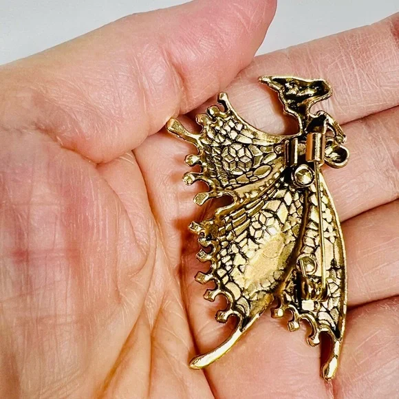 Elegant Gold and Purple Butterfly Brooch - Picture 7 of 8